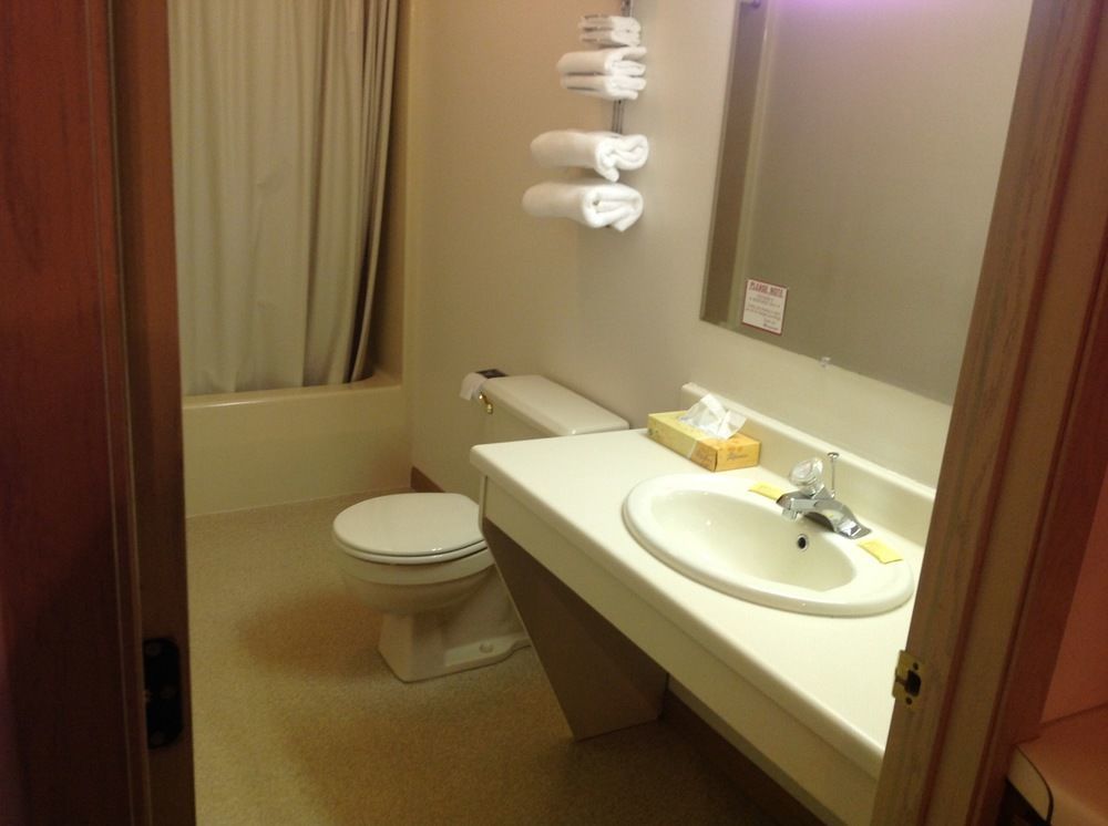 Value Host Motor Inn Marquette Dış mekan fotoğraf