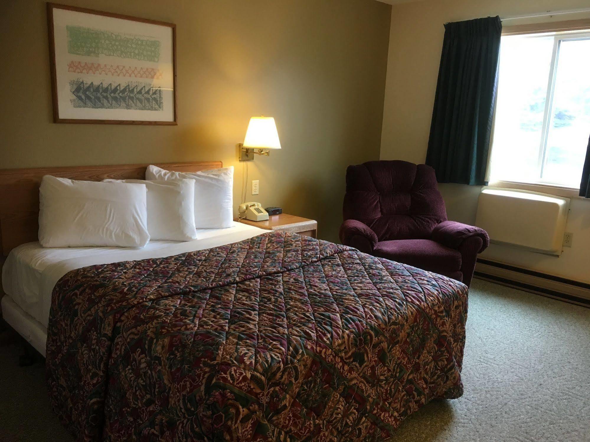 Value Host Motor Inn Marquette Dış mekan fotoğraf